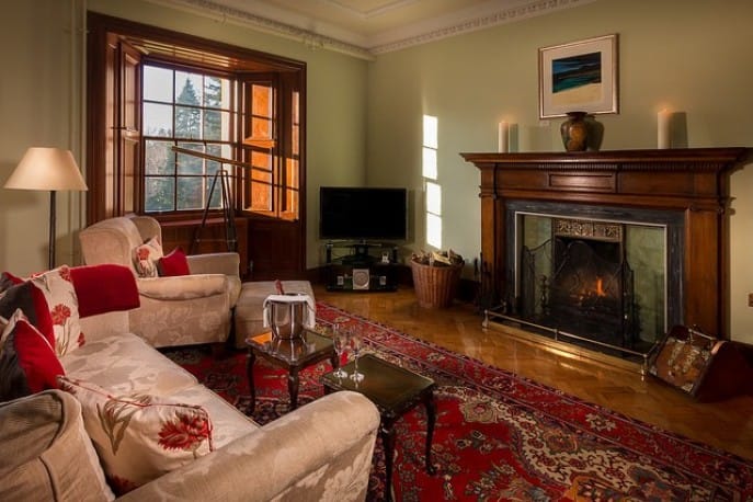 Suite-1-sitting-room-687×430