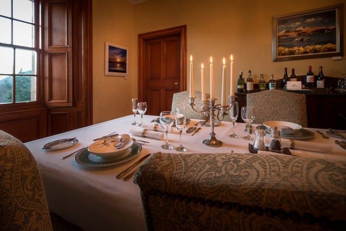 Suite-4-Dining-room-2-687×430
