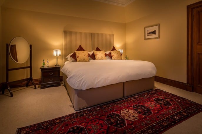 Suite-6-Bedroom-687×430