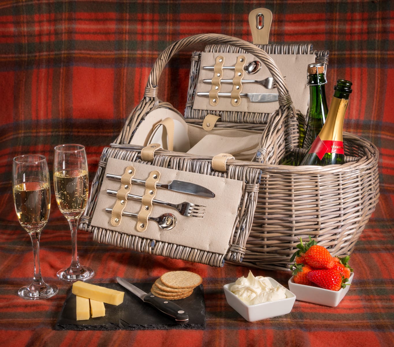 glencoe-house-picnic-hamper_39303457530_o