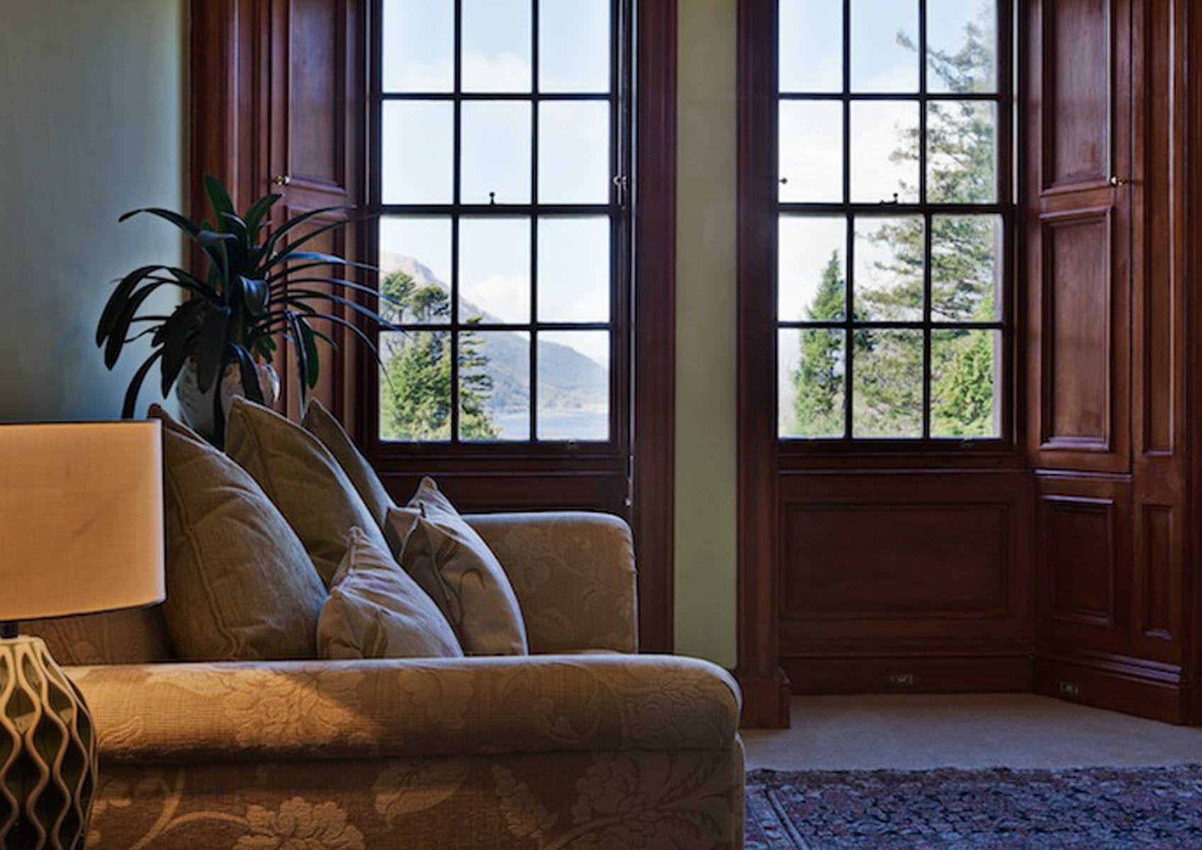 suite-5-sitting-room-3_12117329834_o