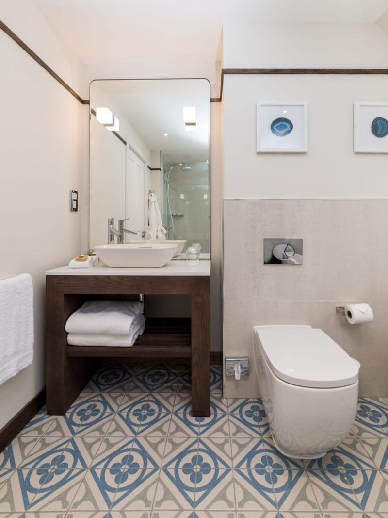 Oban Hotel Suite Bathroom